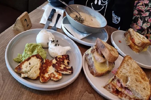 Cafes & Delis